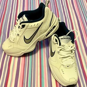 Nike Air Monarch Male Shoes